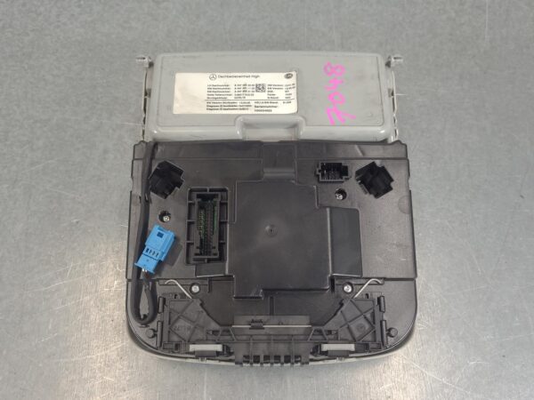 MERCEDES VITO 2015-2024 COURTESY LIGHT 447, FRONT (CENTRE), W/ SUNGLASS HOLDER T - Image 19