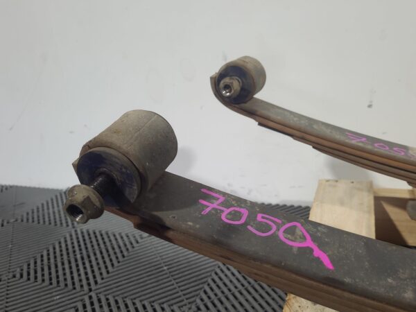 TOYOTA HILUX 2005-2015 REAR LEAF SPRING PAIR, 4WD, STANDARD HEIGHT, 03/05-08/15 - Image 6