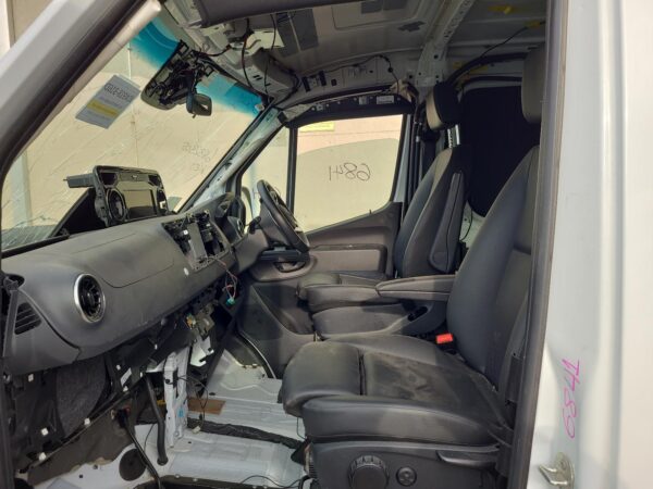 MERCEDES SPRINTER 2018-2024 BOOTLID/TAILGATE VS30, BARN DOOR (RH SIDE), LOW ROOF - Image 11