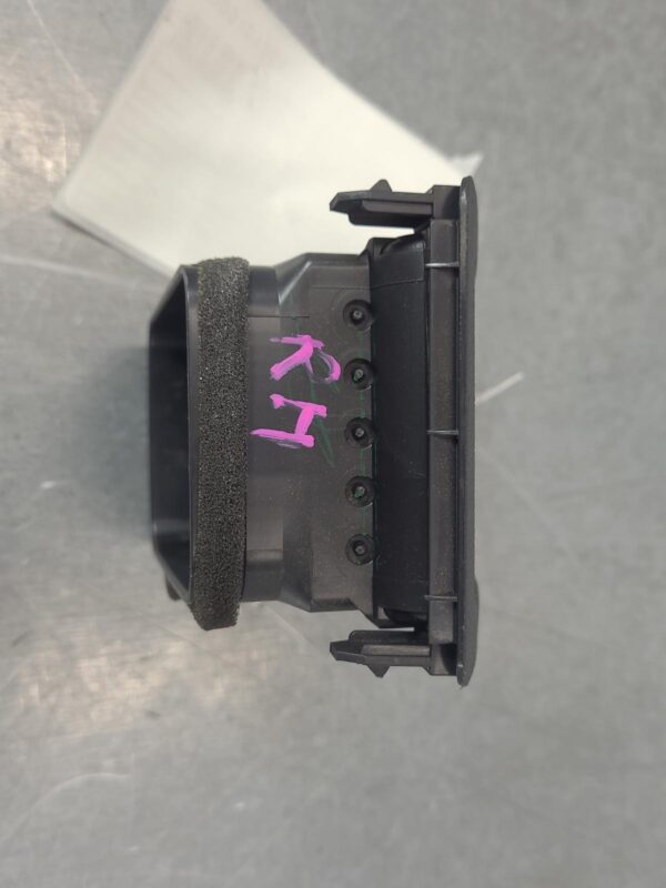 TOYOTA HILUX 2005-2015 TRIM PANEL DASH VENT, RH SIDE (ABOVE CUP HOLDER), BLACK, - Image 5