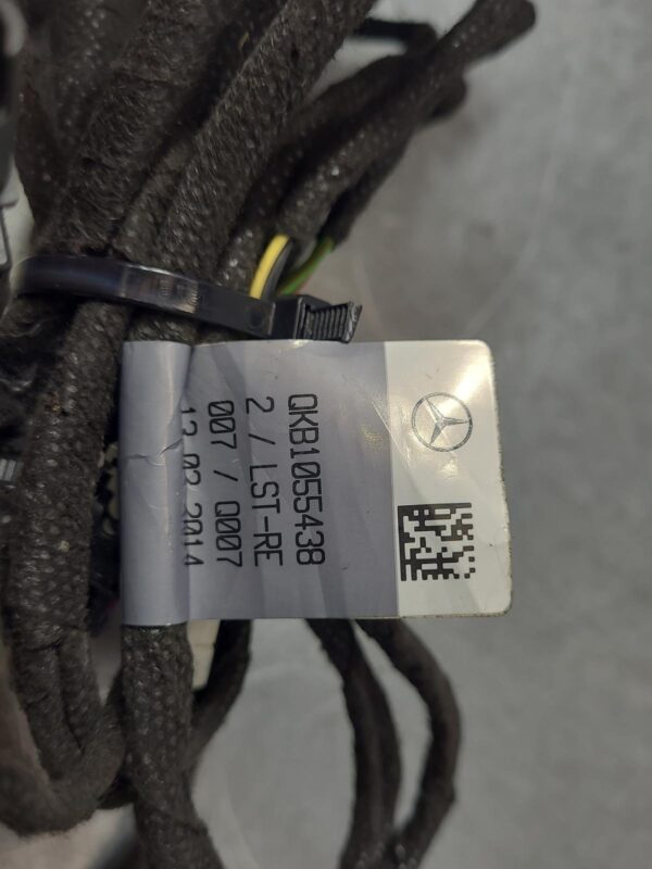 MERCEDES VITO 2015-2024 DOOR HINGE/RUNNER RH SLIDING DOOR ROLLER (LOWER), 447, 0 - Image 8