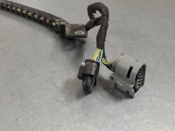 MERCEDES VITO 2015-2024 DOOR HINGE/RUNNER RH SLIDING DOOR ROLLER (LOWER), 447, 0 - Image 5