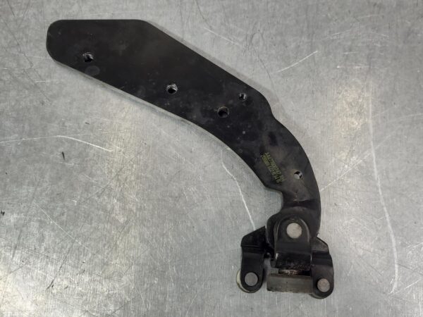 MERCEDES VITO 2015-2024 DOOR HINGE/RUNNER RH SLIDING DOOR ROLLER (LOWER), 447, 0 - Image 2