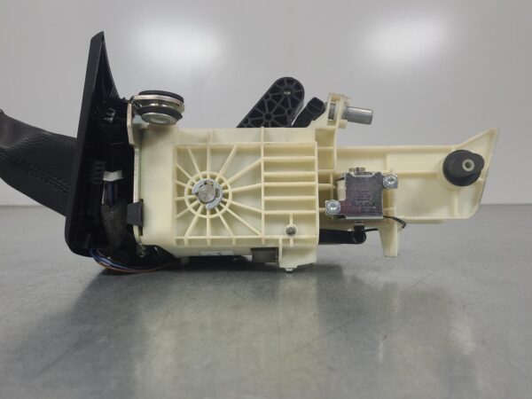 MERCEDES SPRINTER 2013-2018 GEAR STICK/SHIFTER AUTO T/M TYPE, BLACK/SILVER, NCV3 - Image 68