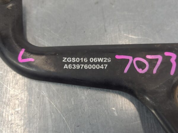 MERCEDES VITO 2004-2013 DOOR HINGE/RUNNER LH SLIDING DOOR ROLLER (UPPER), VAN, 6 - Image 5