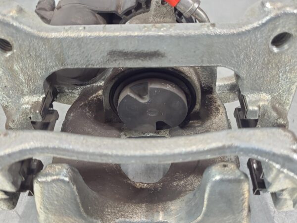 FORD TRANSIT 2014-2024 CALIPER LH REAR, SINGLE WHEEL TYPE, VO, 02/14- - Image 10