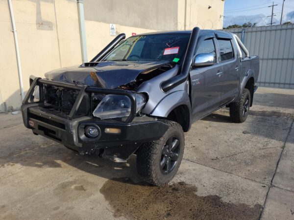 TOYOTA HILUX 2005-2011 CONSOLE CENTRE CONSOLE LID ONLY, PLASTIC, LIGHT GREY, 03/ - Image 8