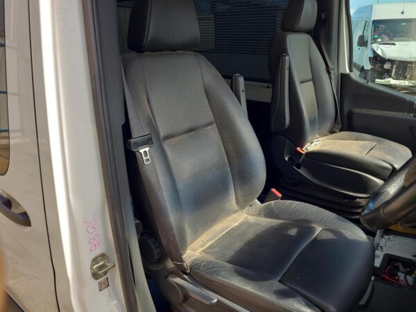 MERCEDES SPRINTER 2018-2024 MUD FLAPS LH REAR, VS30, 05/18- - Image 13