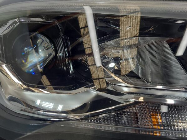 LDV DELIVER 9 2020-2024 RIGHT HEADLAMP HALOGEN TYPE, 07/20- - Image 2