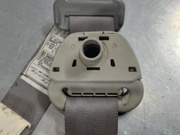 TOYOTA HILUX 2005-2011 SEAT BELT LH REAR, SEAT BELT ONLY, DUAL CAB, LIGHT GREY, - Image 2