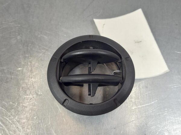 RENAULT MASTER 2011-2020 TRIM PANEL X62, AIR VENT ON DASH (RH INNER SIDE), MATTE - Image 2