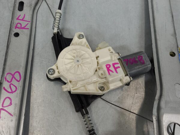 MERCEDES VITO 2015-2025 RIGHT FRONT WINDOW REG/MOTOR 447, 03/15- - Image 4