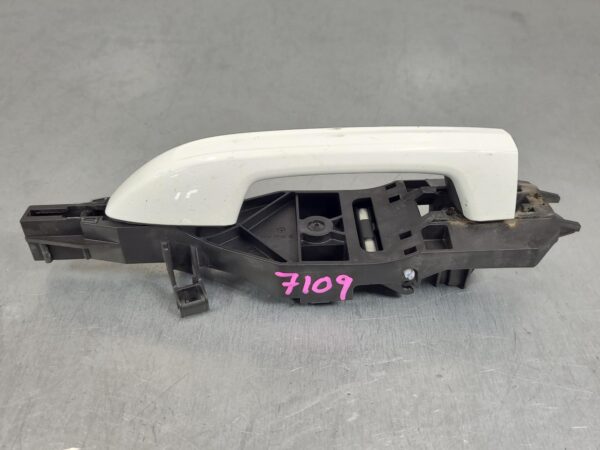 LDV DELIVER 9 2020-2024 TAILGATE HANDLE OUTER, BARN DOOR (RH SIDE), 07/20- - Image 3