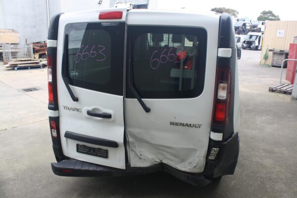 RENAULT TRAFIC 2015-2024 HIGH LEVEL STOPLIGHT X82, BARN DOOR TYPE, 01/15- - Image 25
