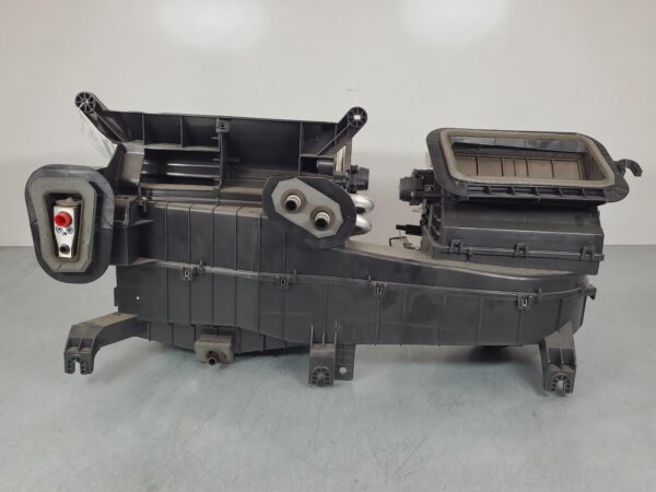 MITSUBISHI TRITON 2015-2023 HEATER CORE/BOX MQ-MR, CLIMATE CONTROL TYPE, 03/15-1 - Image 4