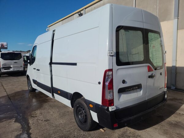 RENAULT MASTER 2011-2024 REAR BUMPER X62, BUMPER BAR (CENTRE), W/ PARK SENSOR, N - Image 19