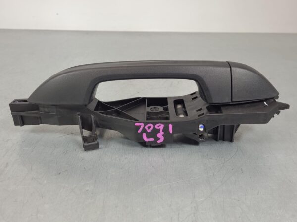 LDV DELIVER 9 2020-2024 DOOR HANDLE OUTER, LH REAR, BLACK, 07/20- - Image 13