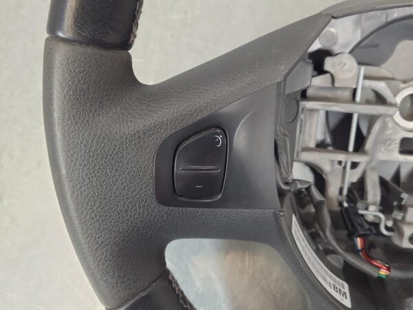 RENAULT TRAFIC 2015-2024 STEERING WHEEL LEATHER/VINYL, X82, 01/15- - Image 3