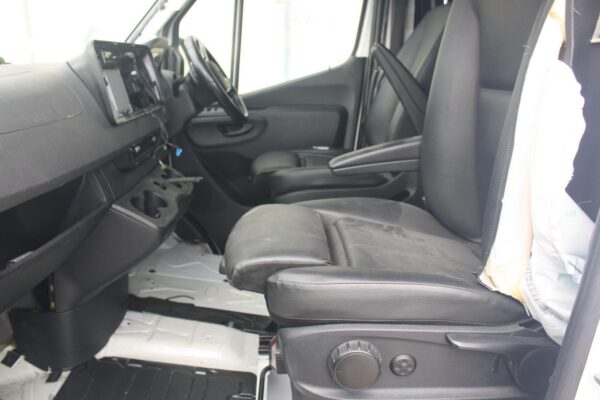 MERCEDES SPRINTER 2018-2024 BOOTLID/TAILGATE VS30, BARN DOOR (LH SIDE), LOW ROOF - Image 25