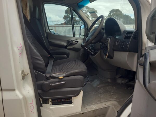 MERCEDES SPRINTER 2006-2018 MOUNT VAN 10/06-04/18 - Image 26