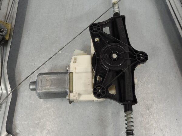 MERCEDES VITO 2015-2025 RIGHT FRONT WINDOW REG/MOTOR 447, 03/15- - Image 2