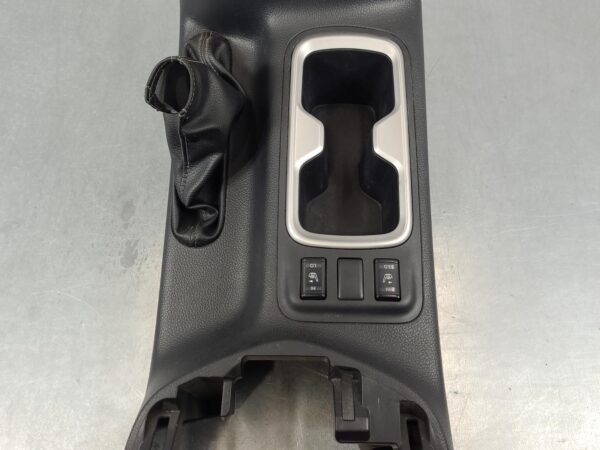 NISSAN NAVARA 2015-2025 CONSOLE NP300, AUTO T/M TYPE, 4WD, 04/15- - Image 5