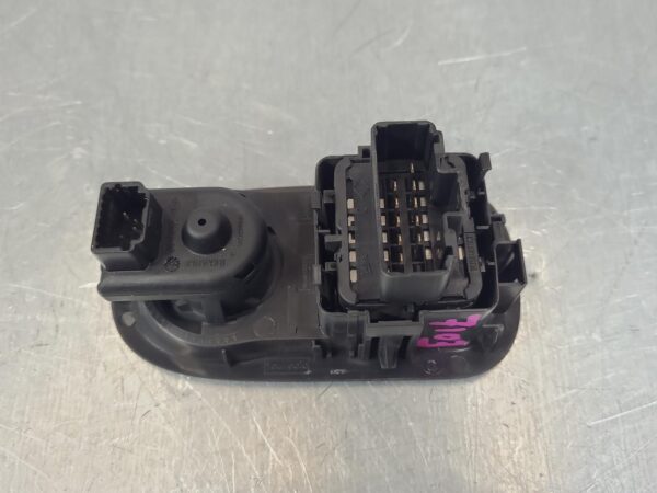 RENAULT MASTER 2011-2020 POWER WINDOW SWITCH RH FRONT (MASTER SWITCH), X62, 09/1 - Image 15