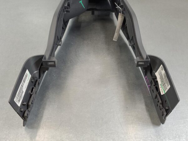 FORD EVEREST 2015-2022 CONSOLE UA, VINIL, BLACK TYPE, 07/15-05/22 - Image 4