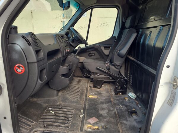 RENAULT MASTER 2011-2024 REAR BUMPER X62, BUMPER BAR (CENTRE), W/ PARK SENSOR, N - Image 11