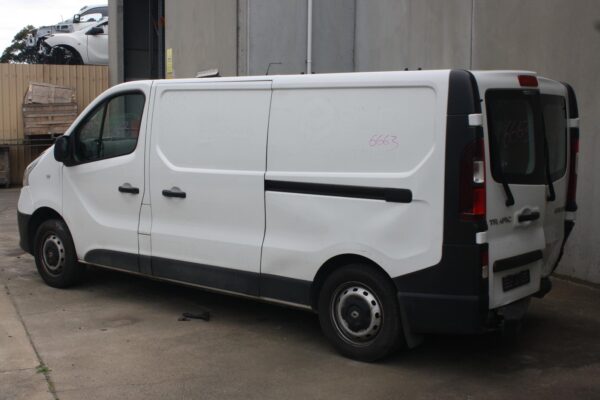 RENAULT TRAFIC 2015-2024 HIGH LEVEL STOPLIGHT X82, BARN DOOR TYPE, 01/15- - Image 22