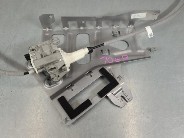 MERCEDES SPRINTER 2018-2024 LOCK MECHANISM VS30, LEFT SLIDE DOOR LOCK, 05/18- - Image 16