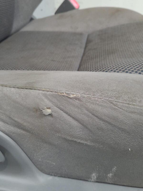 TOYOTA HILUX 2009-2011 FRONT SEAT RH FRONT, SR5, CLOTH, GREY, TRIM CODE FL10, W/ - Image 37