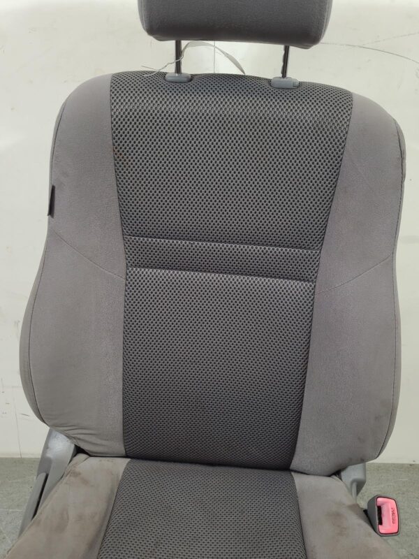 TOYOTA HILUX 2009-2011 FRONT SEAT RH FRONT, SR5, CLOTH, GREY, TRIM CODE FL10, W/ - Image 34