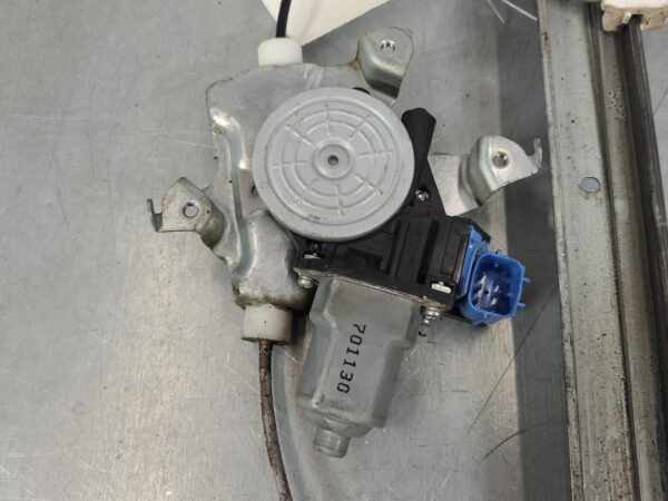 NISSAN NAVARA 2015-2025 RIGHT FRONT WINDOW REG/MOTOR NP300, 04/15- - Image 5