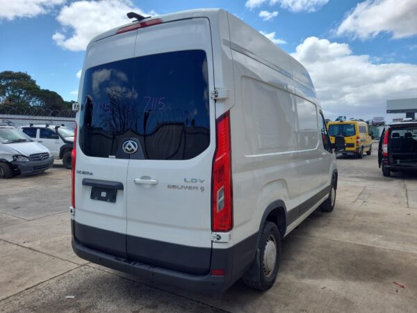 LDV DELIVER 9 2020-2025 RIGHT GUARD 07/20- - Image 8