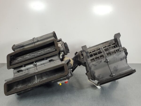 LDV DELIVER 9 2020-2024 HEATER CORE/BOX NON CLIMATE CONTROL TYPE, 07/20- - Image 6