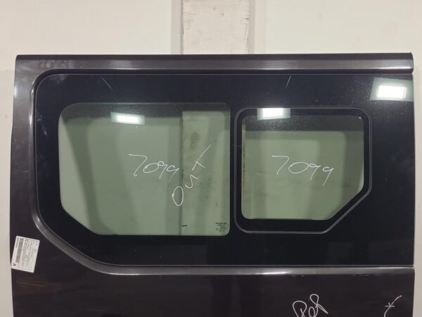 RENAULT TRAFIC 2015-2024 LEFT REAR DOOR X82, SLIDING DOOR, W/ WINDOW GLASS TYPE, - Image 2