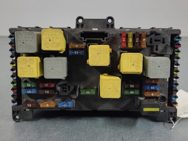 MERCEDES VITO 2004-2015 FUSE BOX ENGINE BAY, DIESEL, 3.0, W/ BCM, 639, 04/04-02/ - Image 2