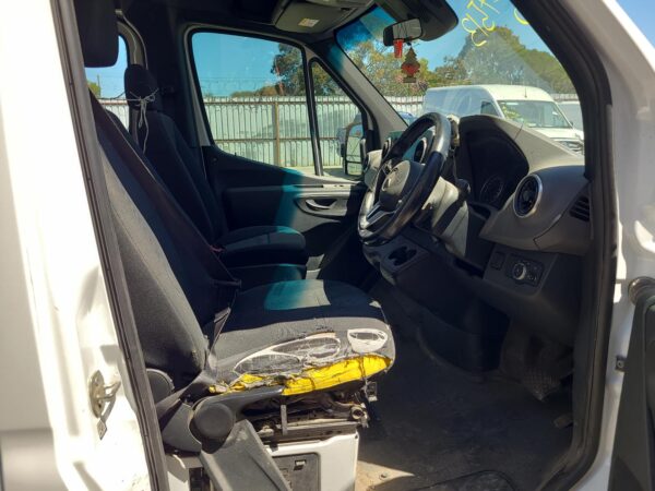 MERCEDES SPRINTER 2018-2025 FRONT PANEL VS30, 05/18- - Image 29