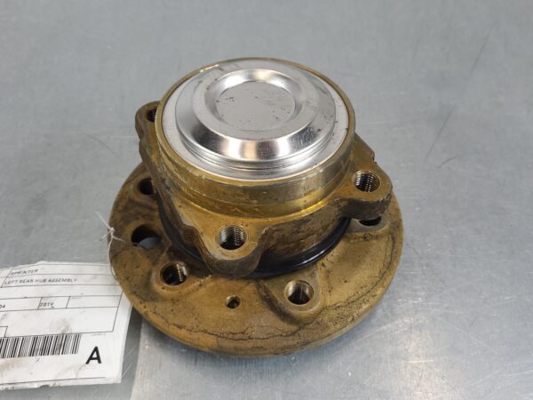 MERCEDES SPRINTER 2018-2025 LEFT REAR HUB ASSEMBLY VS30, 05/18- - Image 2