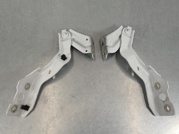 RENAULT MASTER 2020-2024 BONNET HINGE/STRUT X62, HINGE (PAIR), 02/20- - Image 2