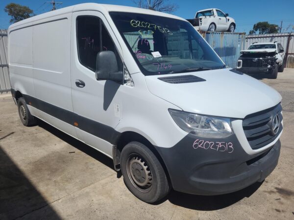 MERCEDES SPRINTER 2018-2025 MUD FLAPS LH FRONT, VS30, 05/18- - Image 7