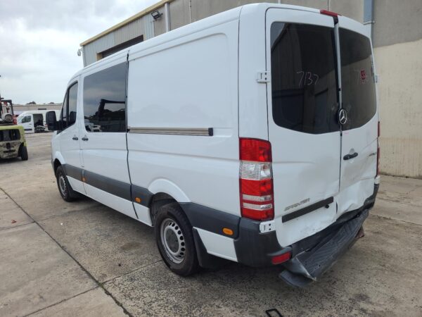 MERCEDES SPRINTER 2006-2018 RIGHT FRONT DOOR NCV3, VAN, 10/06-04/18 - Image 17
