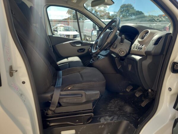 RENAULT TRAFIC 2015-2025 RIGHT FRONT DOOR WINDOW X82, 01/15- - Image 10