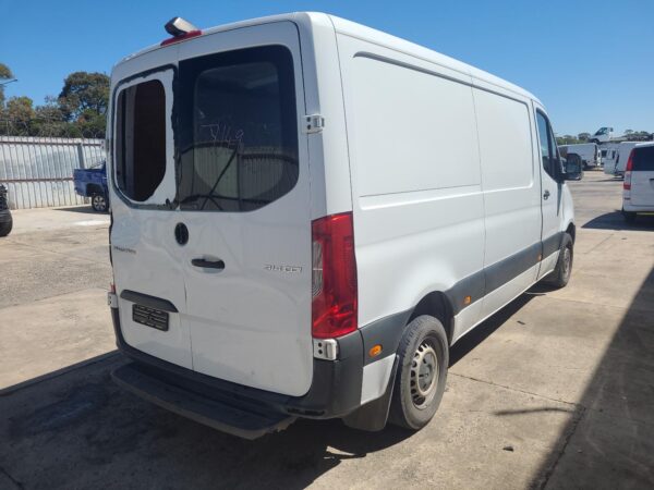 MERCEDES SPRINTER 2018-2025 FRONT PANEL VS30, 05/18- - Image 22