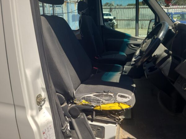 MERCEDES SPRINTER 2018-2025 LEFT REAR HUB ASSEMBLY VS30, 05/18- - Image 9