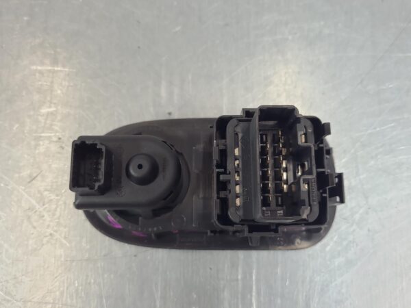 RENAULT MASTER 2011-2020 POWER WINDOW SWITCH RH FRONT (MASTER SWITCH), X62, 09/1 - Image 13