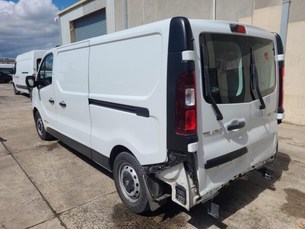 RENAULT TRAFIC 2015-2025 REAR/TAILGATE GLASS BARN DOOR GLASS (LH SIDE), X82, 01/ - Image 9