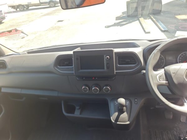 RENAULT MASTER 2011-2024 DOOR HINGE/RUNNER UPPER, LH SLIDING DOOR, X62, 09/11- - Image 57