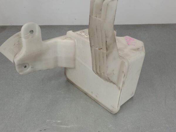 VOLKSWAGEN CRAFTER 2017-2025 WASHER BOTTLE SY1, 08/17- - Image 3
